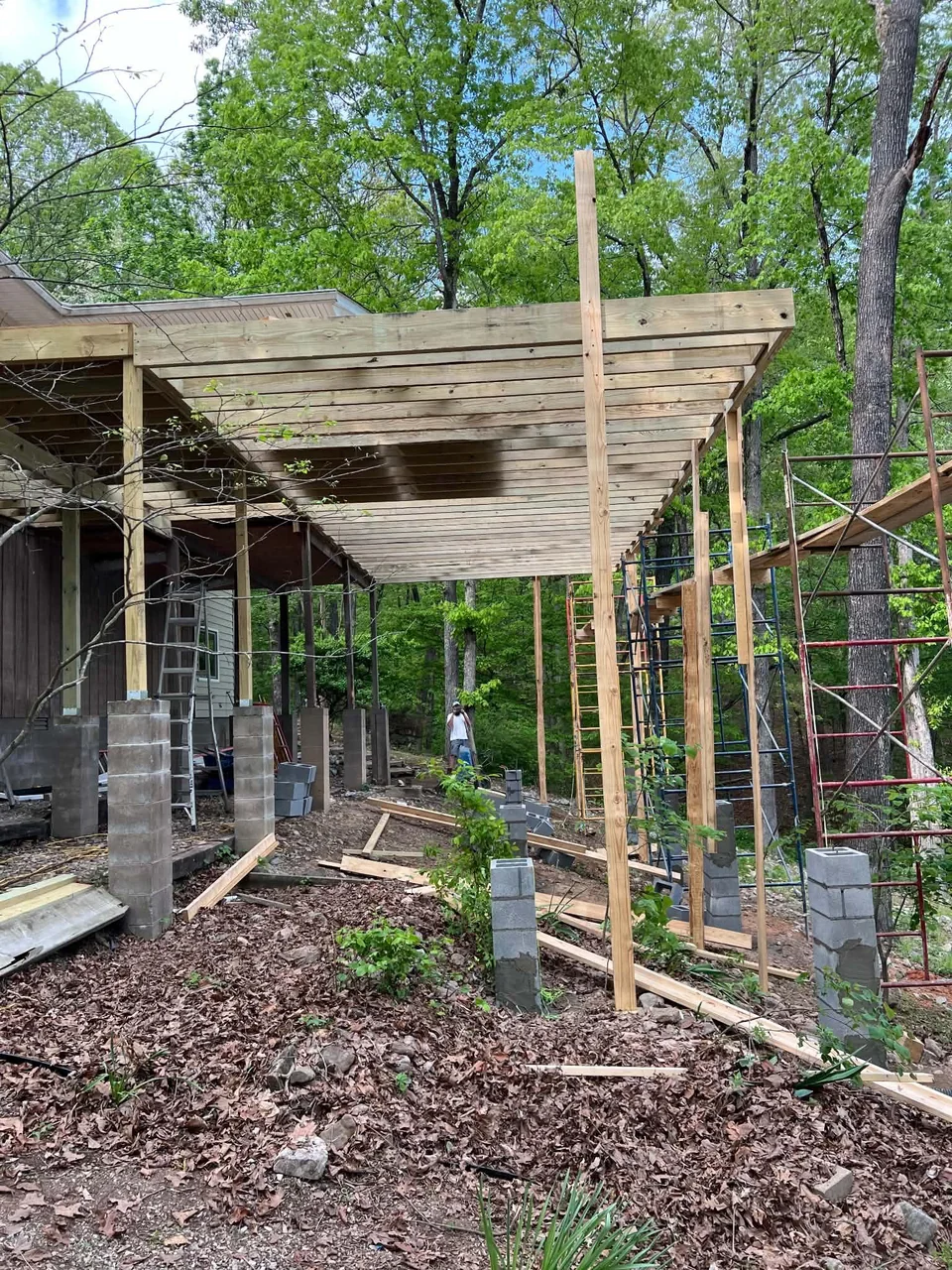 Empinado Way: Addition framing